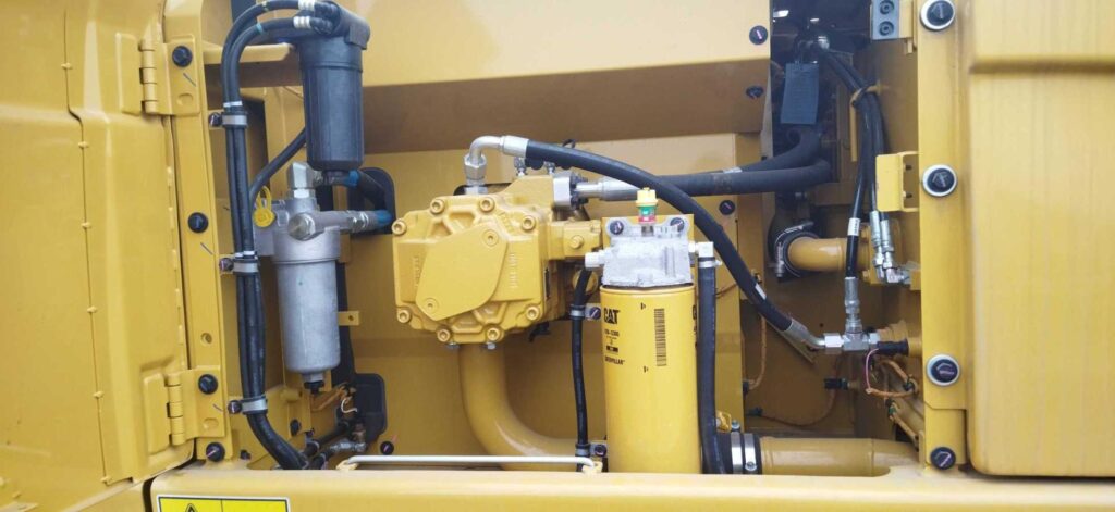 Hydraulic Pump Operation System 320